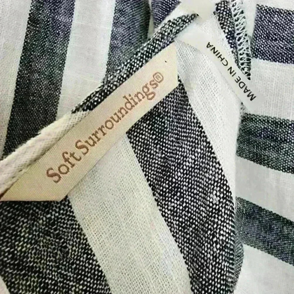 Soft Surroundings Women's Gray White Striped Cold Shoulder Casual Top Size M - Picture 9 of 11